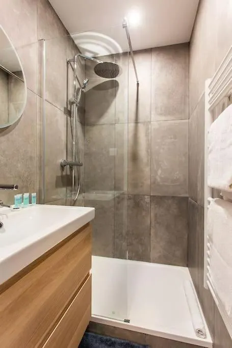 Montmartre Seveste Magnifique Appartement 2Br Paris 0*,